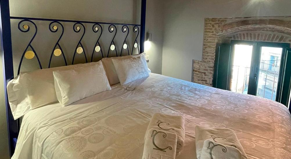 Hotel Rural La Casa De Carlota Montánchez Extérieur photo