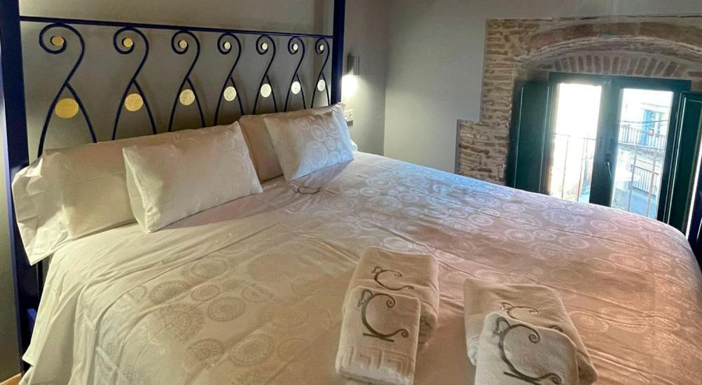 Hotel Rural La Casa De Carlota Montánchez Extérieur photo